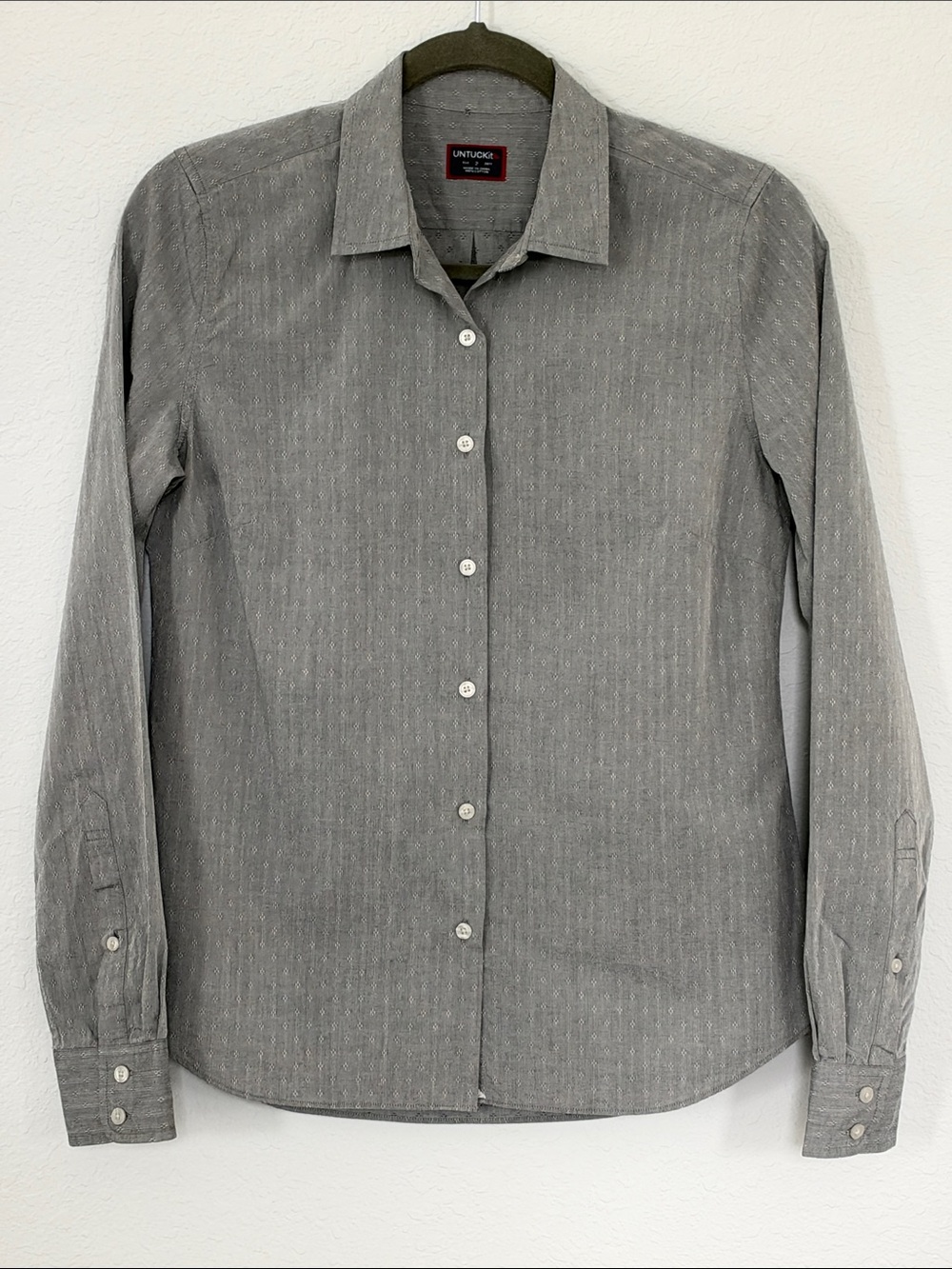 UNTUCKit Women’s Size 2 Gray 100% Cotton Button Down Shirt Ditsy Print